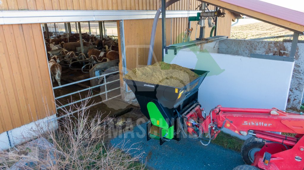 Einstreutechnik of the type KH Maschinen Einstreugerät | Einstreumaschine |  Futterverteiler | 1,9m³| Euroaufnahme, Neumaschine in Schrozberg (Picture 5)